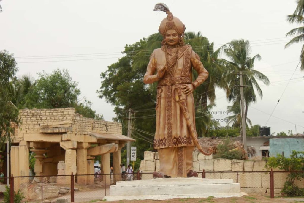 Krishnadevaraya Statue Karnataka - Factins