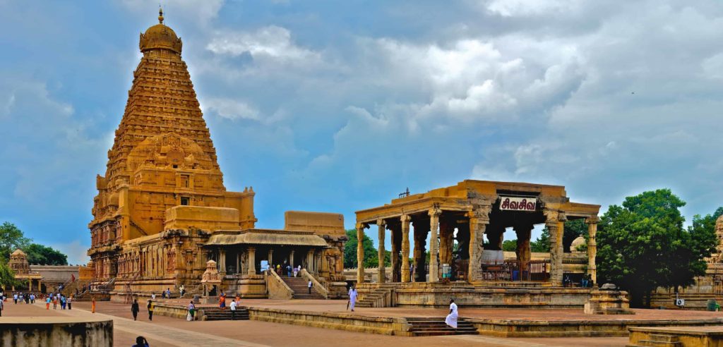Brihadeeswarar Temple - Best Tourist Places in tamilnadu - Factins