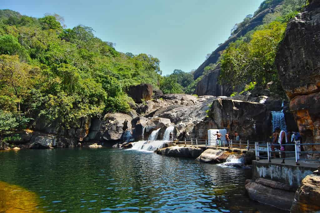 Manimutharu Waterfalls - Best Tourist Places in tamilnadu - Factins