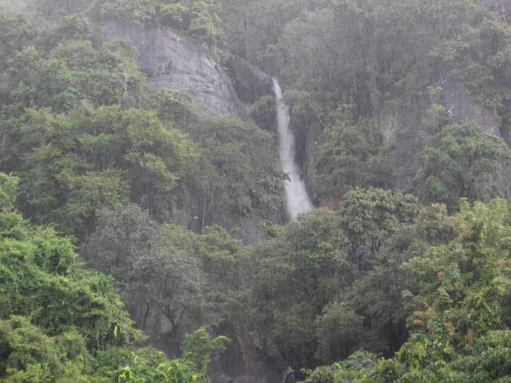 Olakkay Aruvi Waterfalls - Best Tourist Places in tamilnadu - Factins