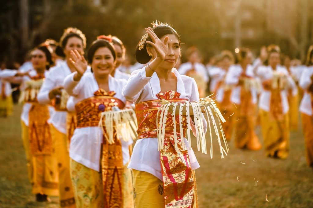 bali traditional dance - tourism indonesia